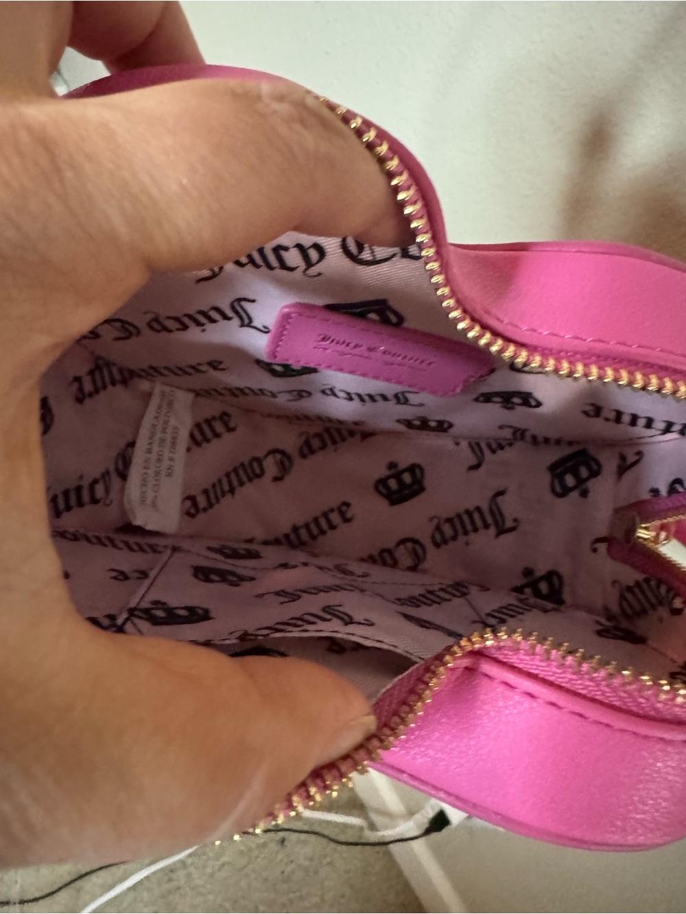 Juicy Couture Heart Shaped Pink Crossbody Bag Charm Purse - Picture 6 of 6